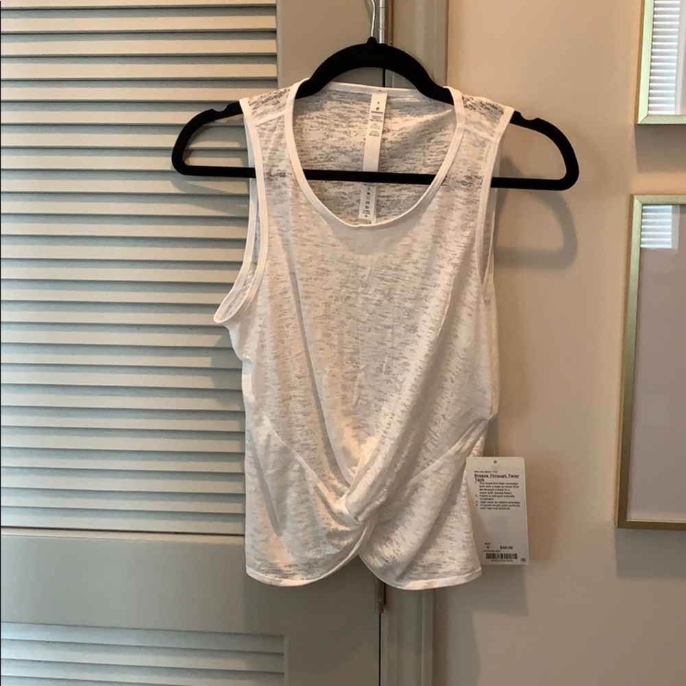 Lulu lemon size 6